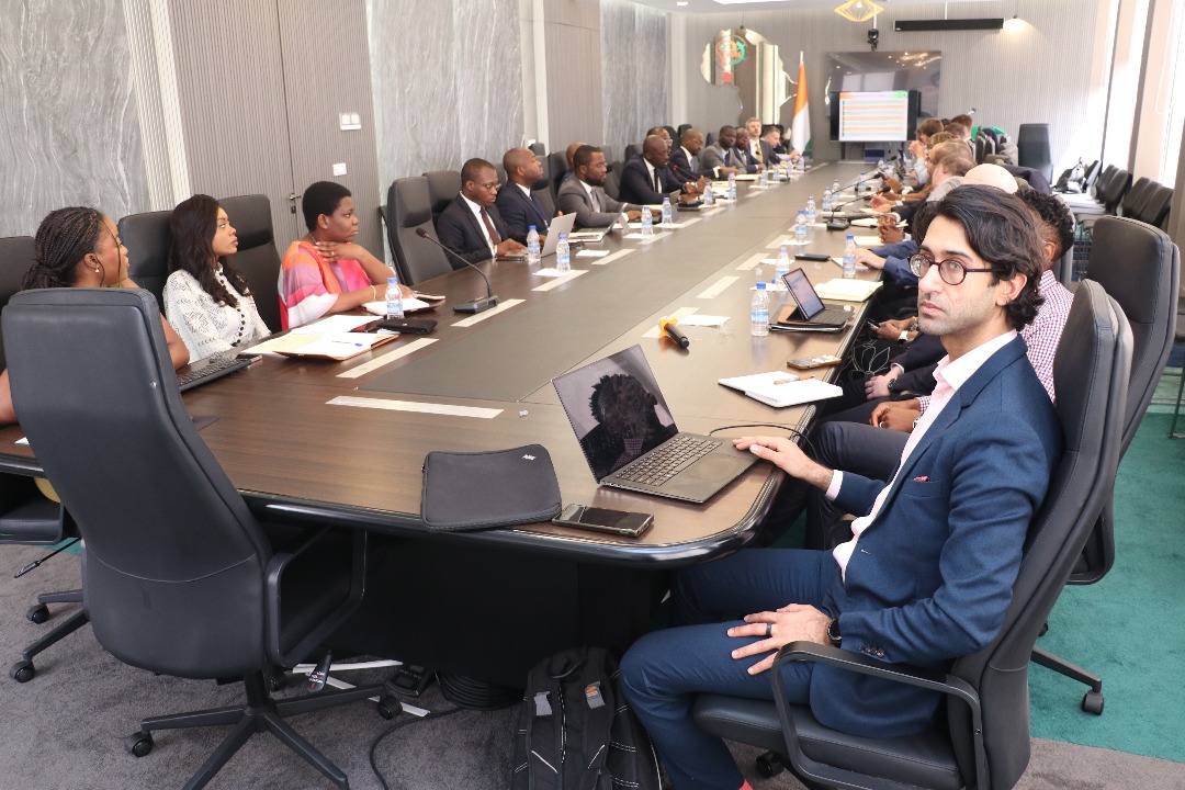 Ministère des Finances et du Budget / Rencontre avec une délégation d’investisseurs de Standard Chartered